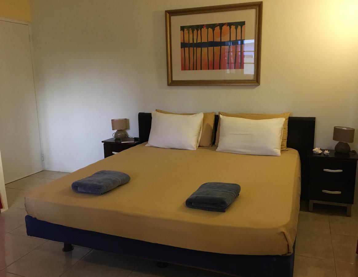 Ferienwohnung Bubali Gardens Palm Beach Exterior foto